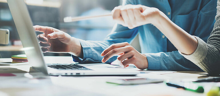 Illustration personne non autonome sur internet